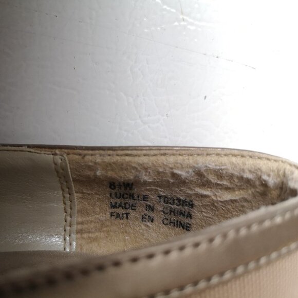 Tender Tootsies Lucille Ladies Size 6.5 Wide Tan & Gold Dress Shoes - Picture 4 of 5